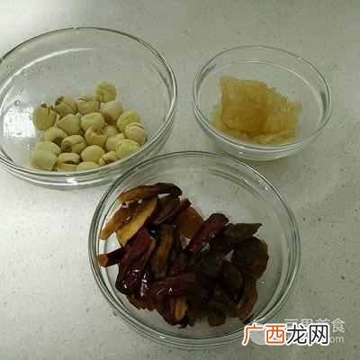银耳羹的做法，这么做美容养颜！