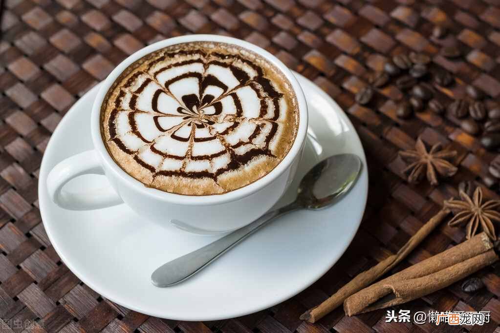 两种咖啡口感分析 摩卡和拿铁的区别哪个好喝