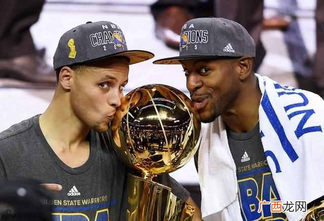 直播用什么软件 新浪nba直播数据是怎么样