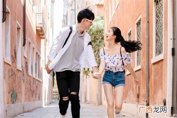 异地恋男友劈腿的表现异地恋男友劈腿了怎么办