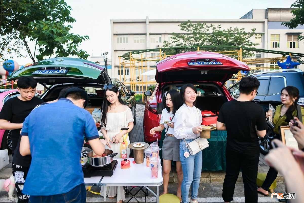 冷门暴利的2个摆摊项目 摆地摊卖什么利润大而且独特