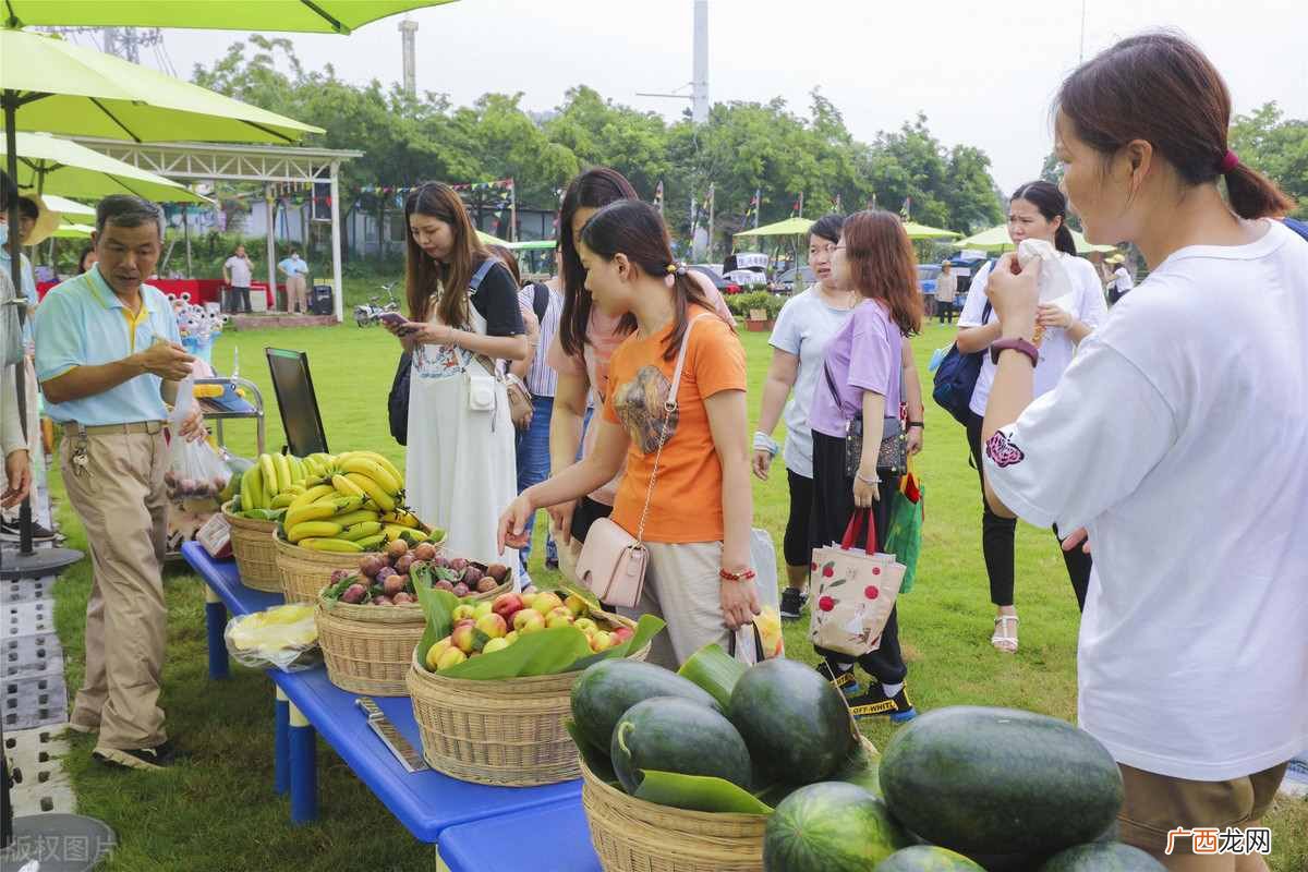 冷门暴利的2个摆摊项目 摆地摊卖什么利润大而且独特