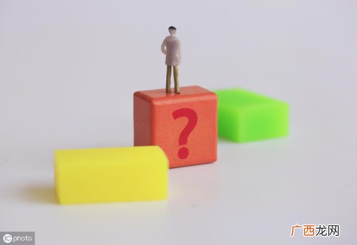 怎么跟女生聊天找话题，和女生线上聊天没话题怎么办