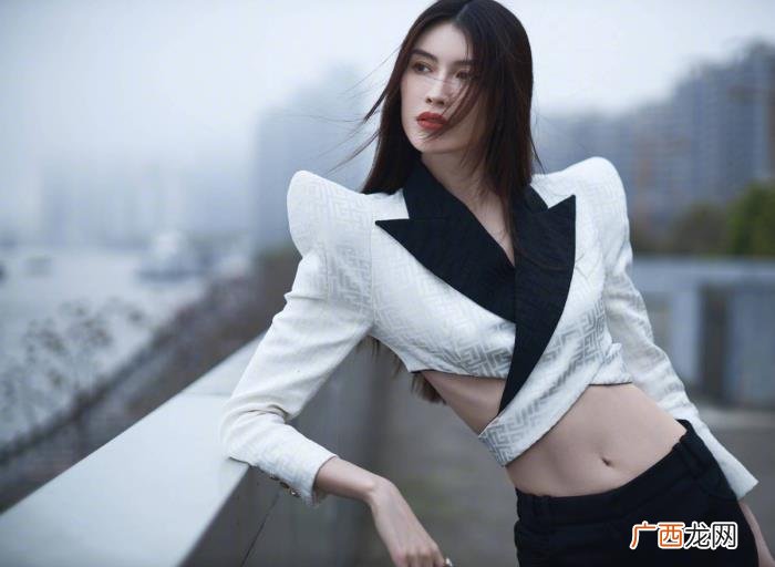 陈伟霆秒删微博公布恋情，陈伟霆恋情曝光