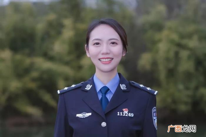 看不见你的笑要我怎么睡得着~ 看不见你的笑我怎么睡得着