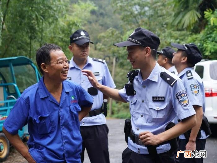 看不见你的笑要我怎么睡得着~ 看不见你的笑我怎么睡得着
