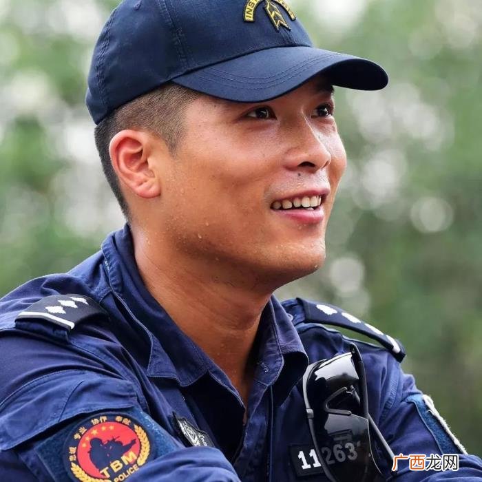 看不见你的笑要我怎么睡得着~ 看不见你的笑我怎么睡得着