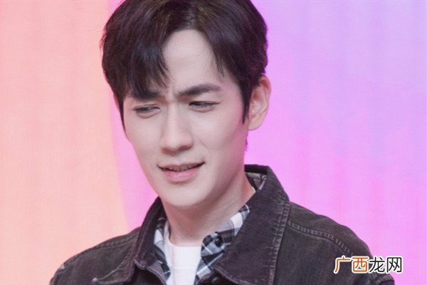 喜欢上高冷的男生怎么办怎样与高冷的男生相处