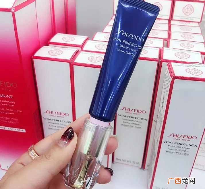 两款眼霜对比分析 兰蔻眼霜和雅诗兰黛眼霜哪个好