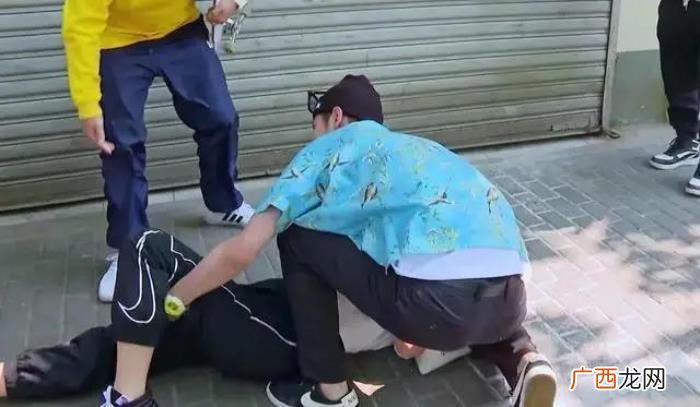 王一博为什么对程潇不一样，王一博和程潇的关系不一般