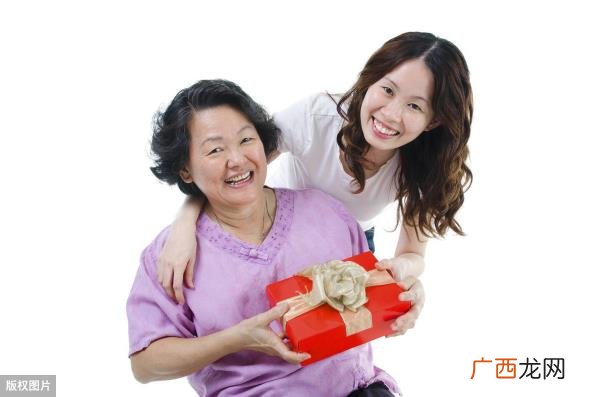 送中年女士什么礼物好特别的，母亲节送什么礼物最好