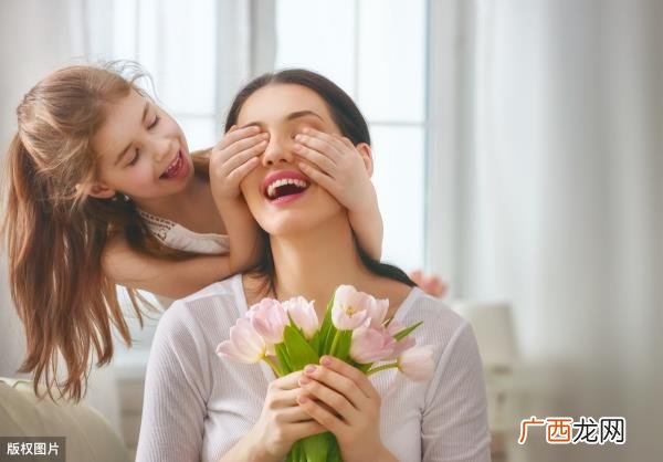 送中年女士什么礼物好特别的，母亲节送什么礼物最好