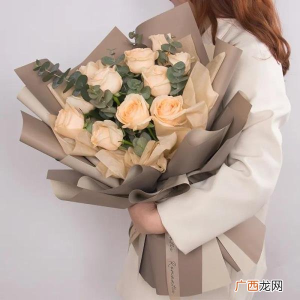 送女神什么礼物可以让她记得，送女生什么礼物可以讨她欢心