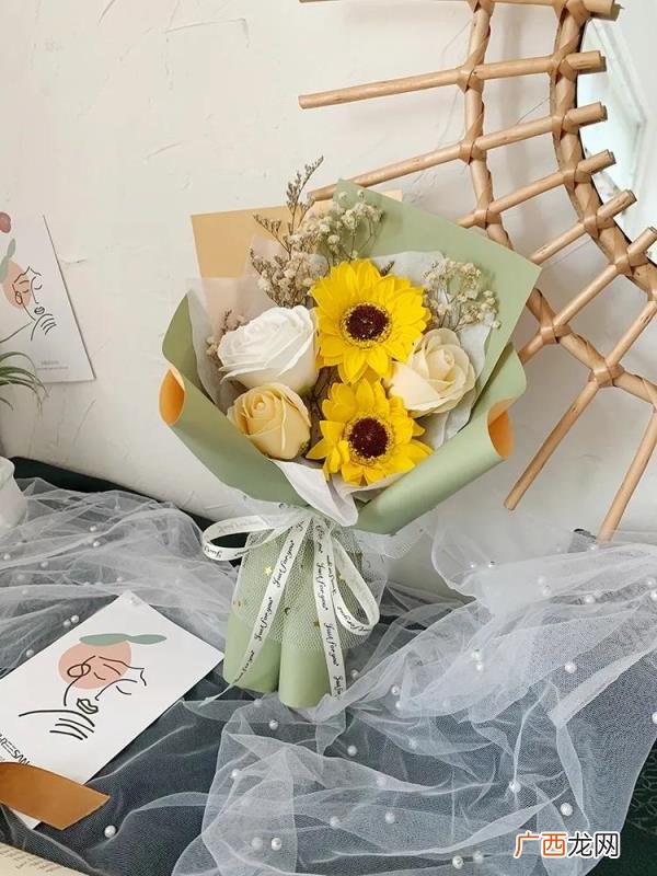 送女神什么礼物可以让她记得，送女生什么礼物可以讨她欢心
