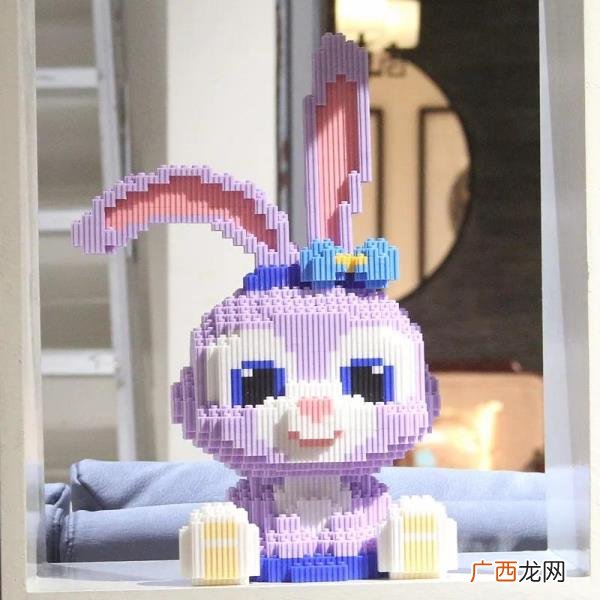 送女神什么礼物可以让她记得，送女生什么礼物可以讨她欢心