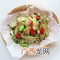 湖北特色小吃腊肉炒豆丝