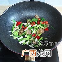 湖北特色小吃腊肉炒豆丝