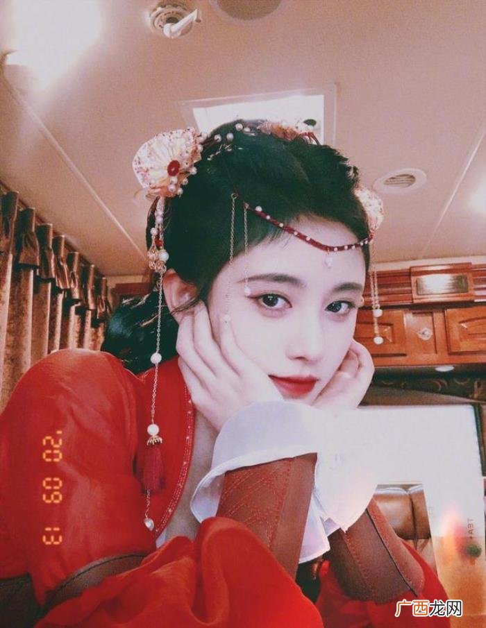 鞠婧祎被吐槽妆浓，鞠婧祎妆容被吐槽