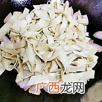 绿豆豆丝 极具湖北风味的腊肉炒豆丝