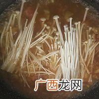 快手暖心西红柿金针菇肥牛汤