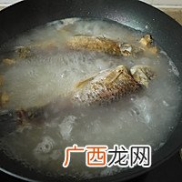 鲫鱼豆腐汤