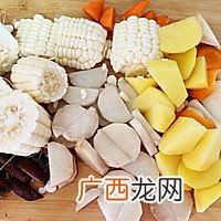 江浙菜-大虾鸡脚焖锅