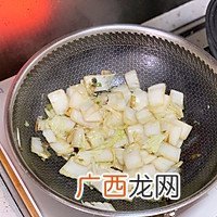 白菜炖粉条，给肉都不换