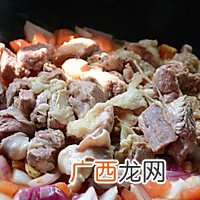坤博砂锅西红柿土豆炖牛腩