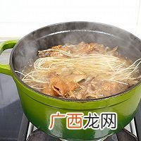 小鸡蘑菇炖粉条