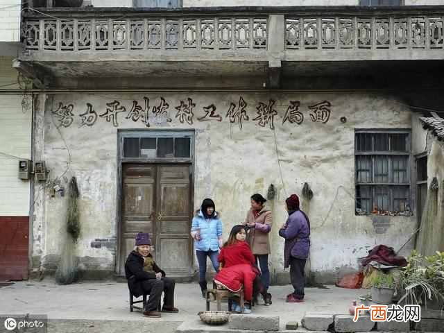红杏出墙是什么意思（不怕红杏会出墙，就怕野