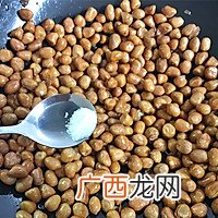 酥脆爽口,越吃越香的油炸花生米