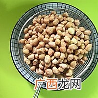 酥脆爽口,越吃越香的油炸花生米