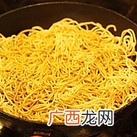 烧肉豆角焖面