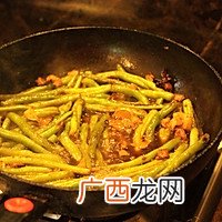 烧肉豆角焖面