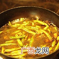 烧肉豆角焖面