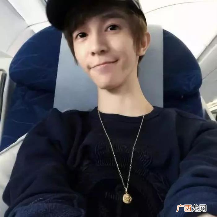 郭敬明晒自拍却因整容上热搜 郭敬明整容前后