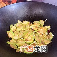 素炒酸辣西葫芦