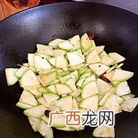 素炒酸辣西葫芦