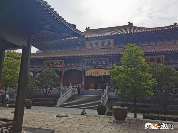 现代诗歌详细赏析，现代诗作赏析