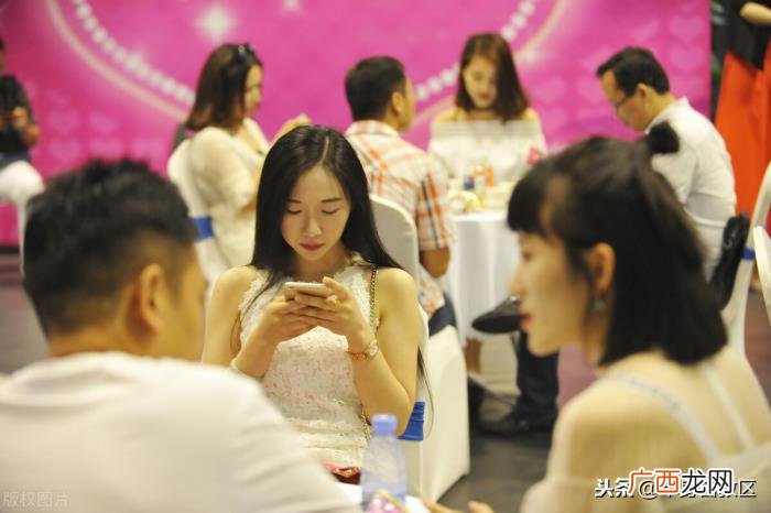 相亲第一次见面聊什么，第一次相亲时应该说什么