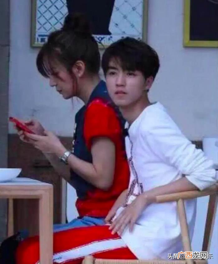 王俊凯动图高清逗比，王俊凯错位图有多搞笑