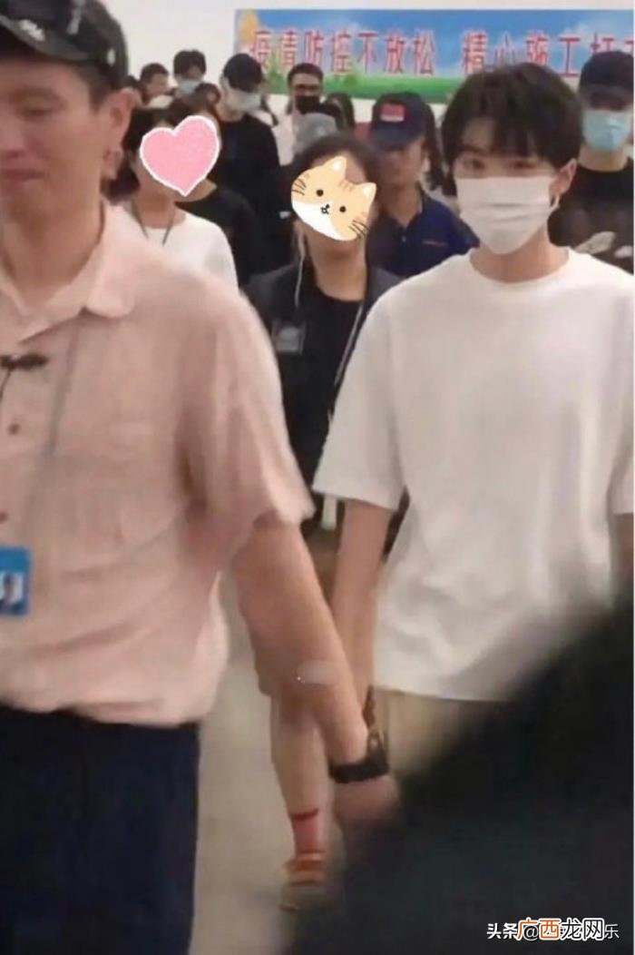 王俊凯动图高清逗比，王俊凯错位图有多搞笑