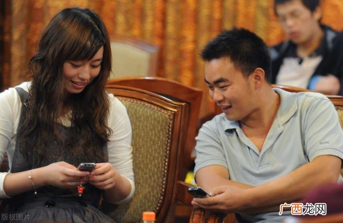相亲女考验你的表现，相亲时男子拒买2800元大衣
