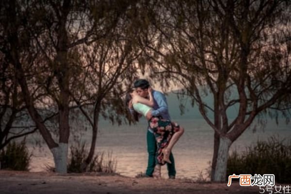 老婆出轨男人聪明做法妻子出轨丈夫的聪明做法