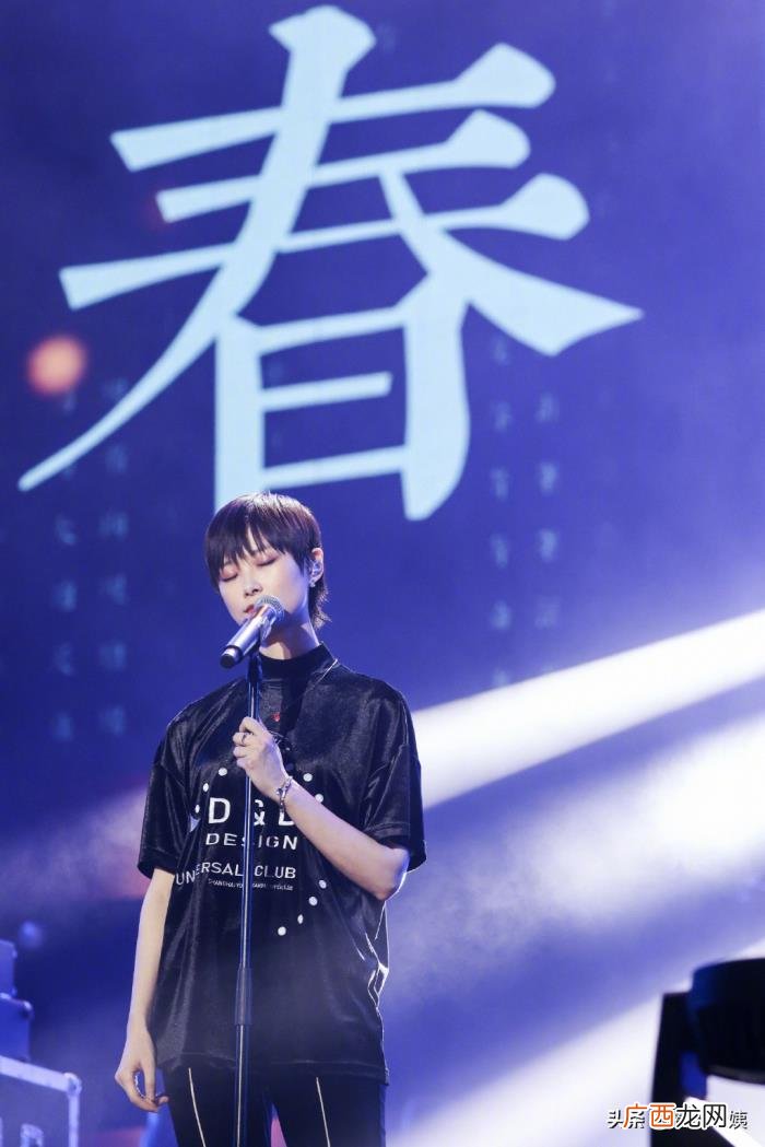 李宇春粉丝为什么那么多，粉丝做公益庆李宇春出道16年