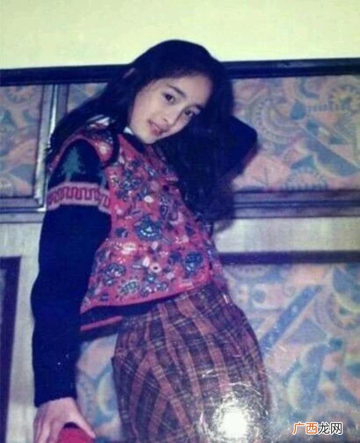 杨幂最早演的电视剧小时候，原来杨幂才是最早的星女郎