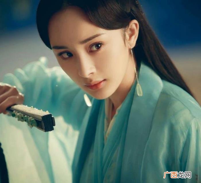 杨幂最早演的电视剧小时候，原来杨幂才是最早的星女郎