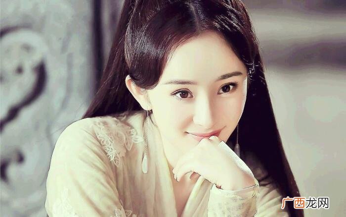 杨幂最早演的电视剧小时候，原来杨幂才是最早的星女郎