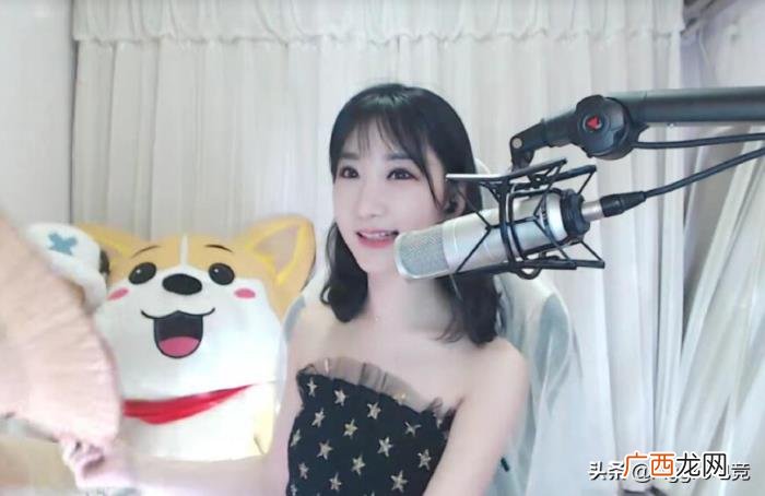 曾经的斗鱼一姐有多惨 斗鱼郭mimi