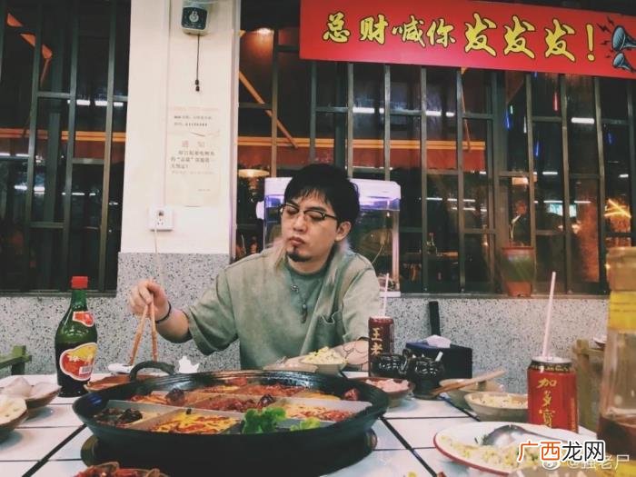 黄子韬说过让粉丝爆哭的话，黄子韬发文悼念女粉丝
